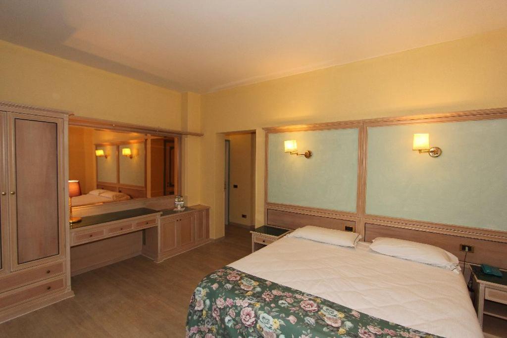 Park Hotel Reggio Emilia Kültér fotó